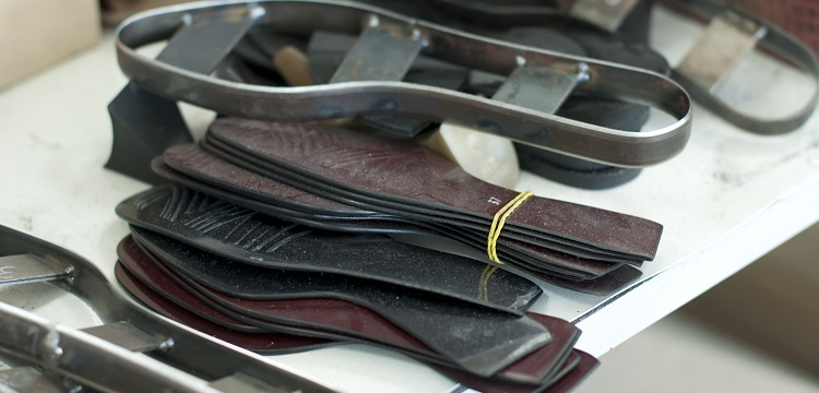 汽車電子電氣架構(gòu)簡(jiǎn)介?安博檢測(cè)專業(yè)為您提供移動(dòng)電源FCC-SDOC認(rèn)證服務(wù)，產(chǎn)品檢測(cè)認(rèn)證找哪家機(jī)構(gòu) 